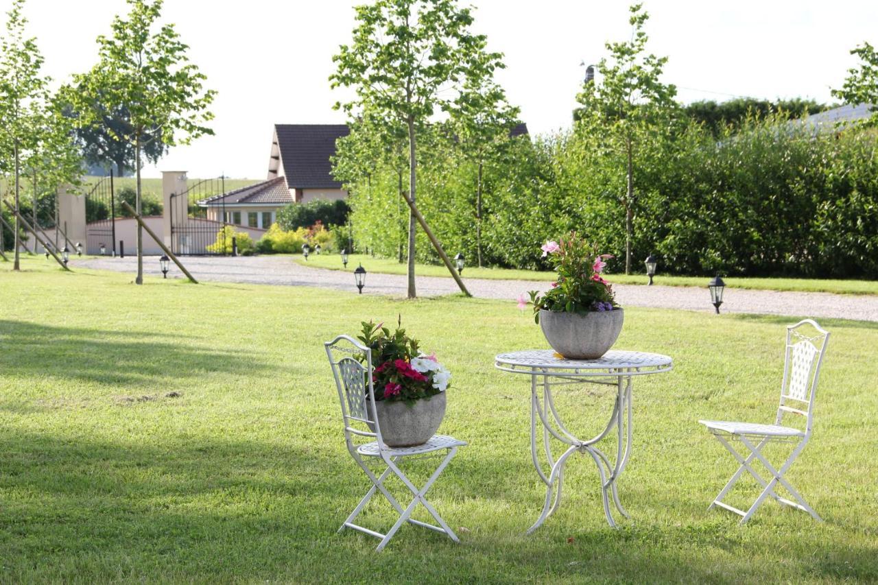 Отель Le Manoir Des Aromes Brugny-Vaudancourt Экстерьер фото