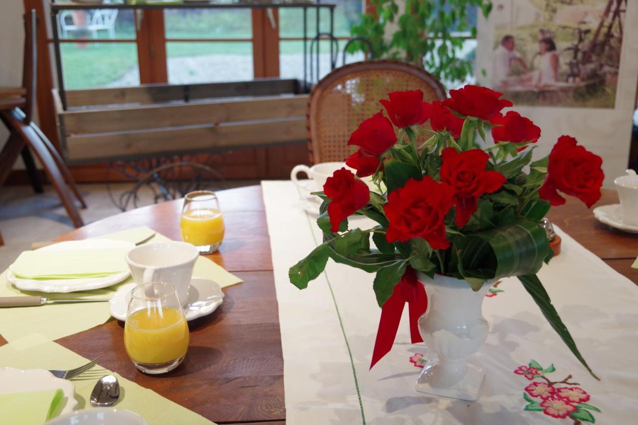 Отель Le Manoir Des Aromes Brugny-Vaudancourt Экстерьер фото